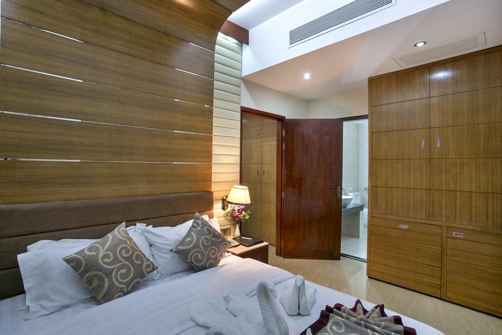 Fars Hotel & Resorts - Bar-Buffet-Pool-Spa ธากา ภายนอก รูปภาพ