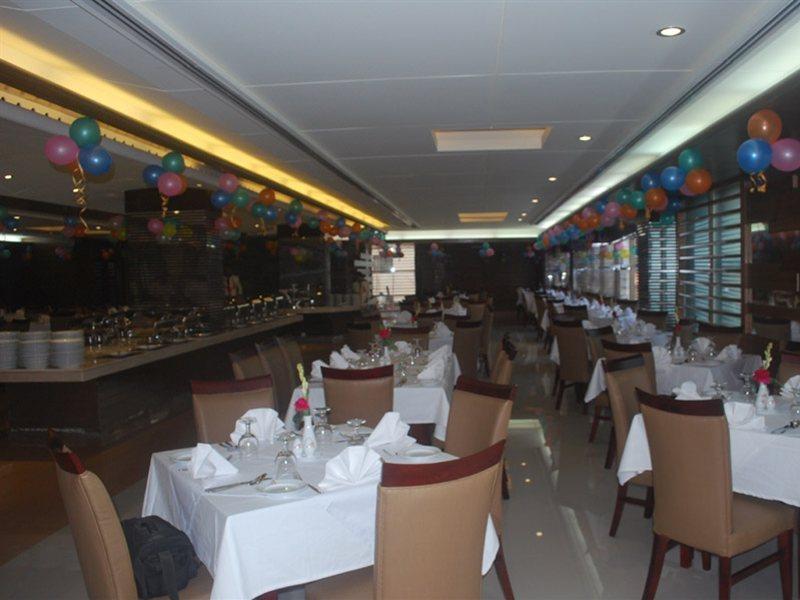 Fars Hotel & Resorts - Bar-Buffet-Pool-Spa ธากา ภายนอก รูปภาพ